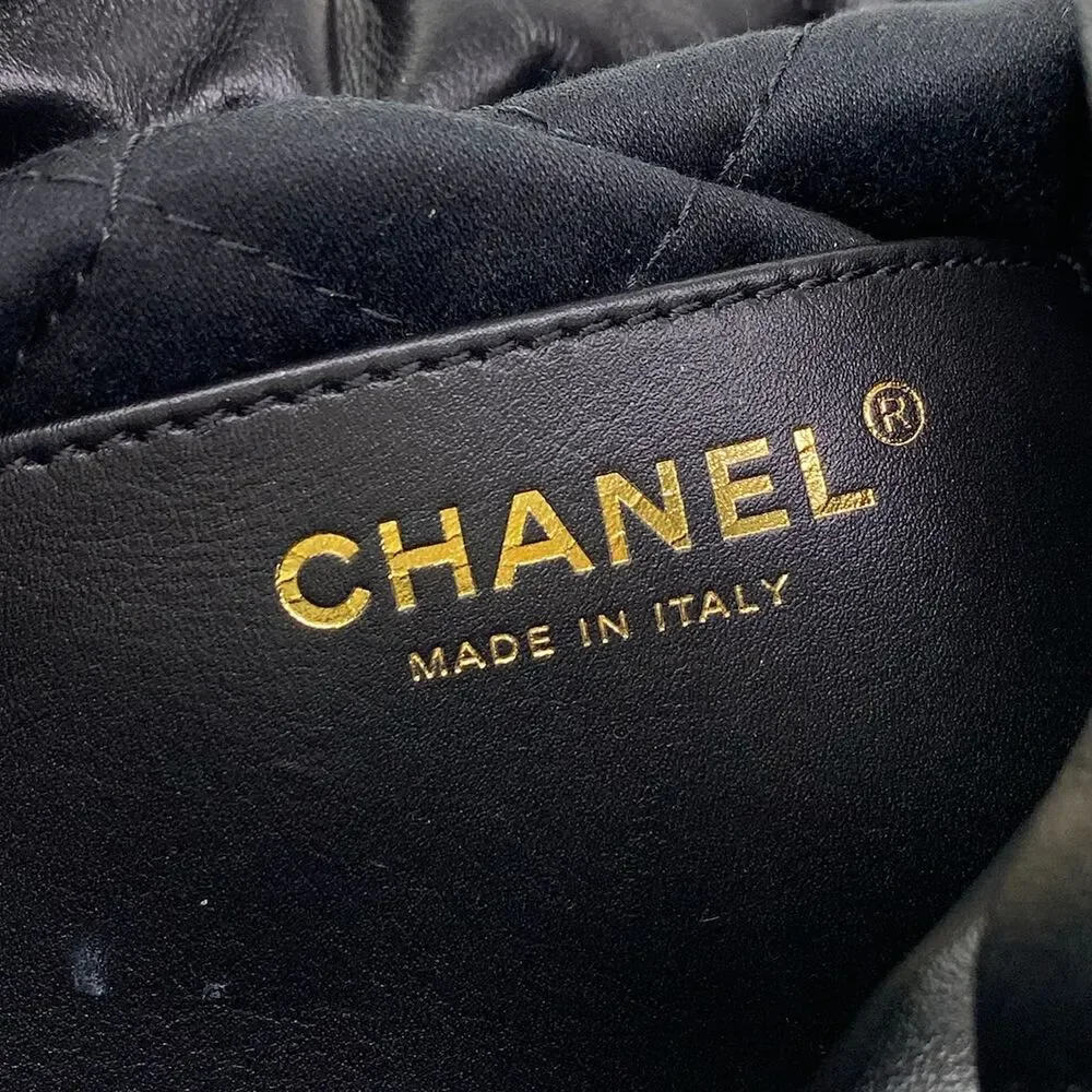 Chanel 22 mini handbag AS3980